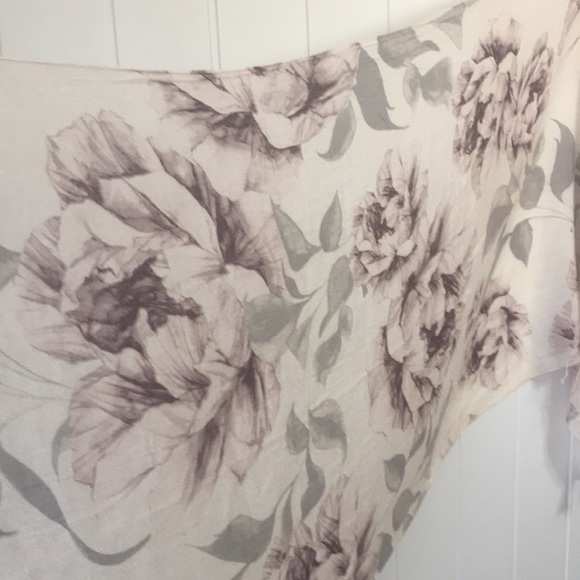 Beautiful Long ladies scarf H&M buy one get 2 free - Picture 6 of 12